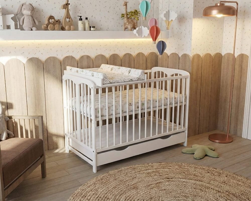 Drewniane łóżeczko Zosia dla niemowląt z funkcją tapczanika z szufladą o wymiarach 120x60cm